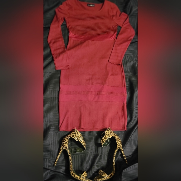 Dress - Picture 4 of 4